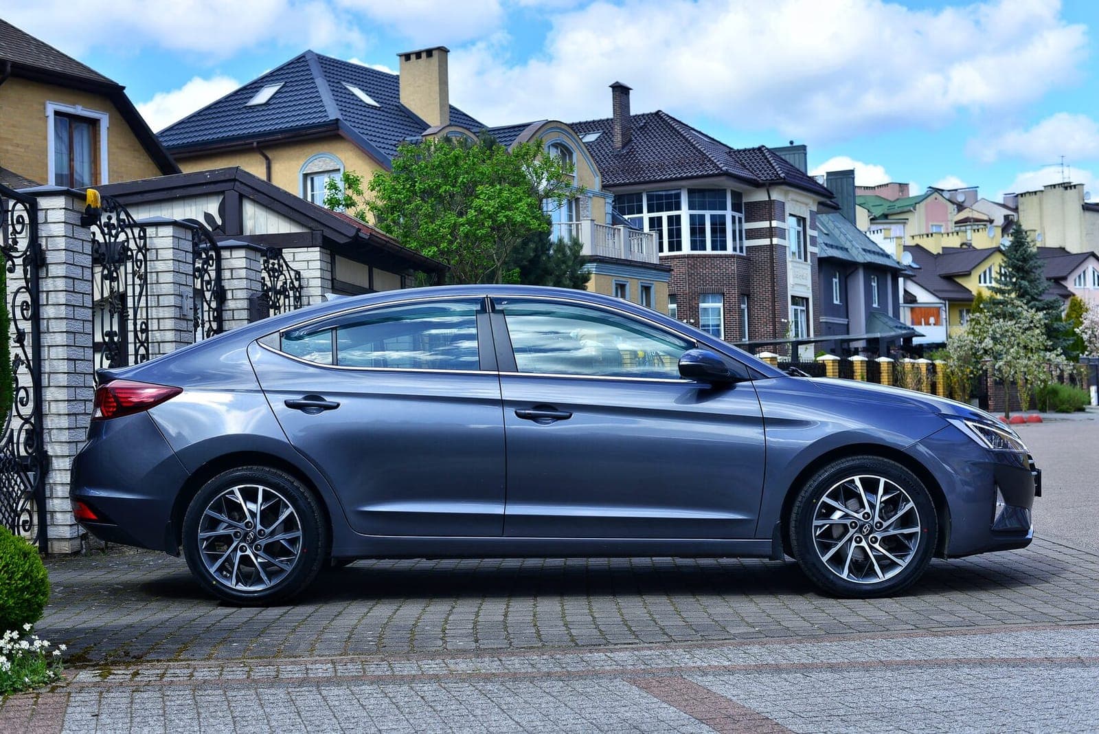 HYUNDAI ELANTRA фото 5