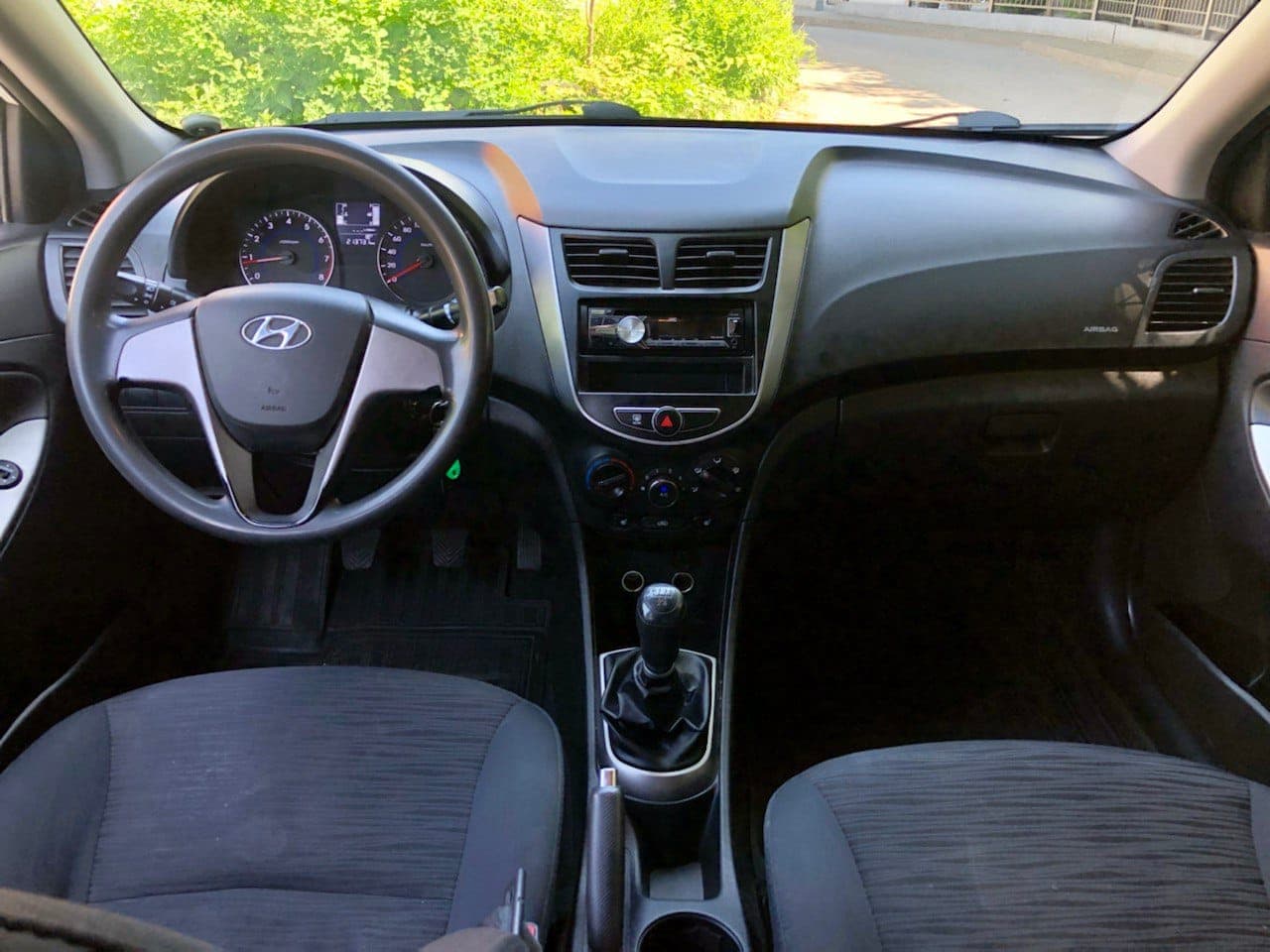 Hyundai Solaris фото 10