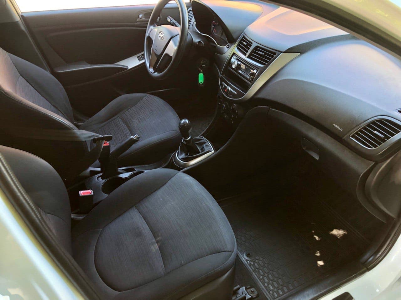 Hyundai Solaris фото 11