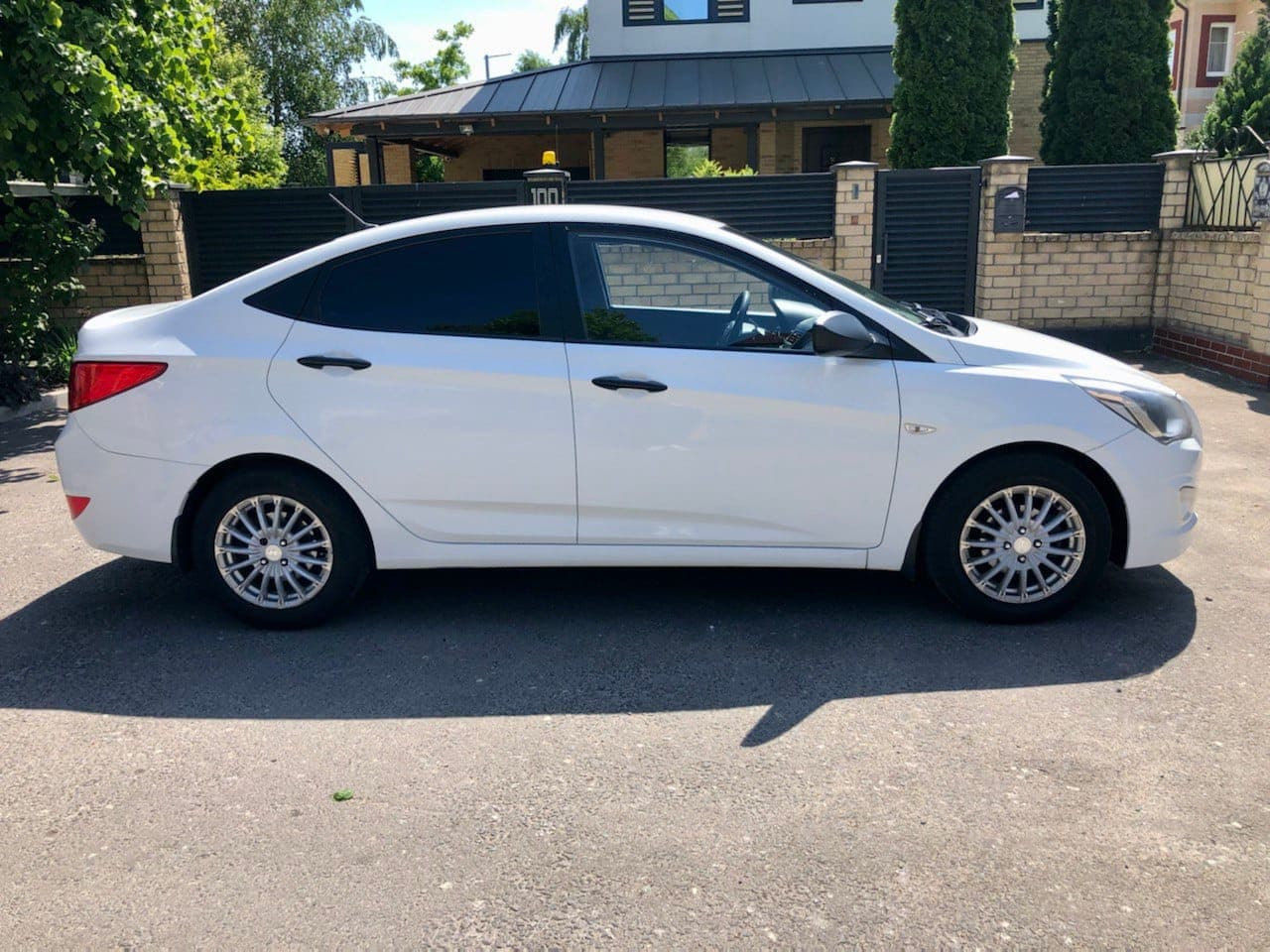 Hyundai Solaris фото 7