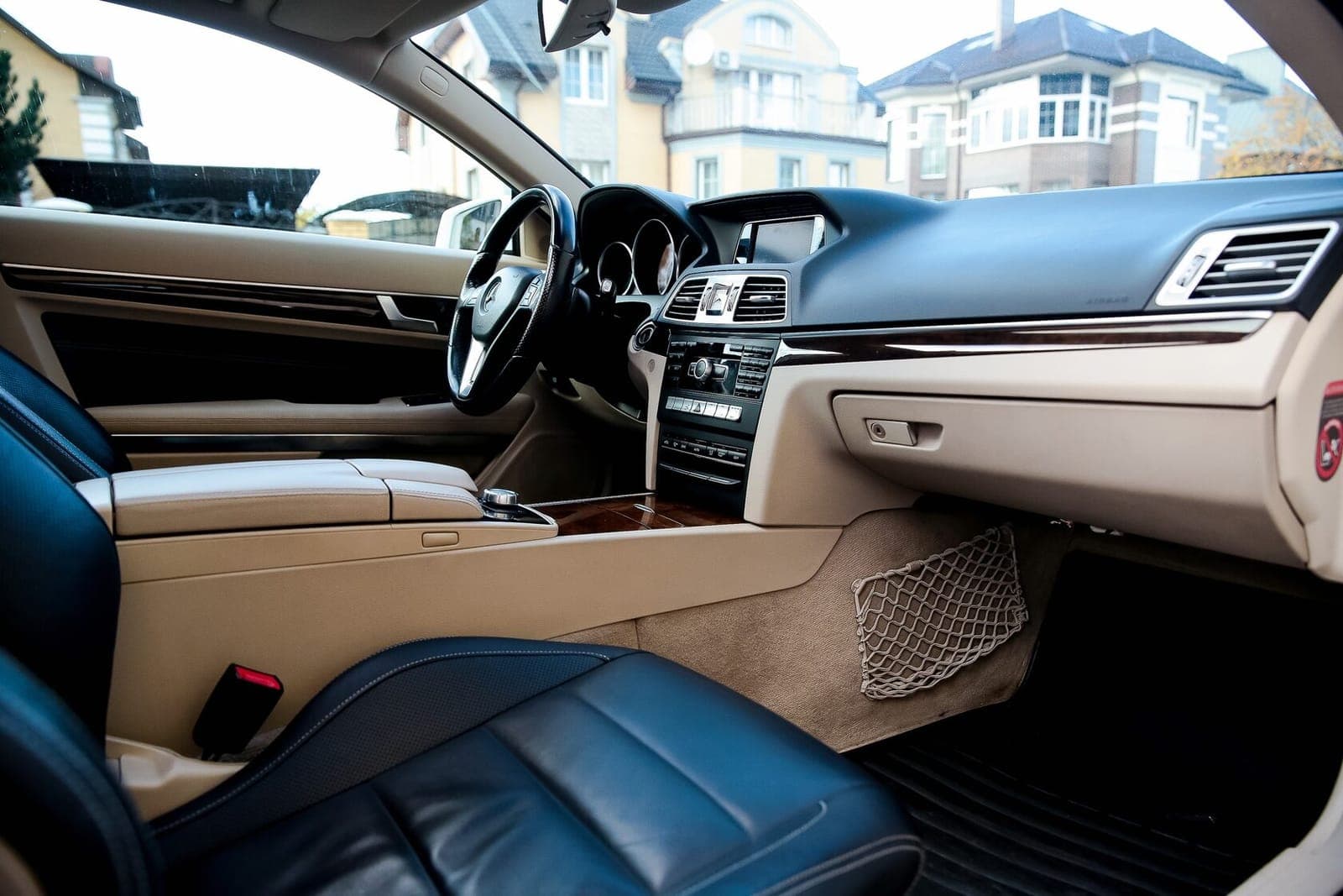 Mercedes-Benz E-Class фото 11
