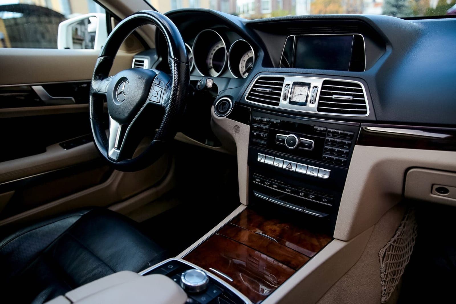Mercedes-Benz E-Class фото 13