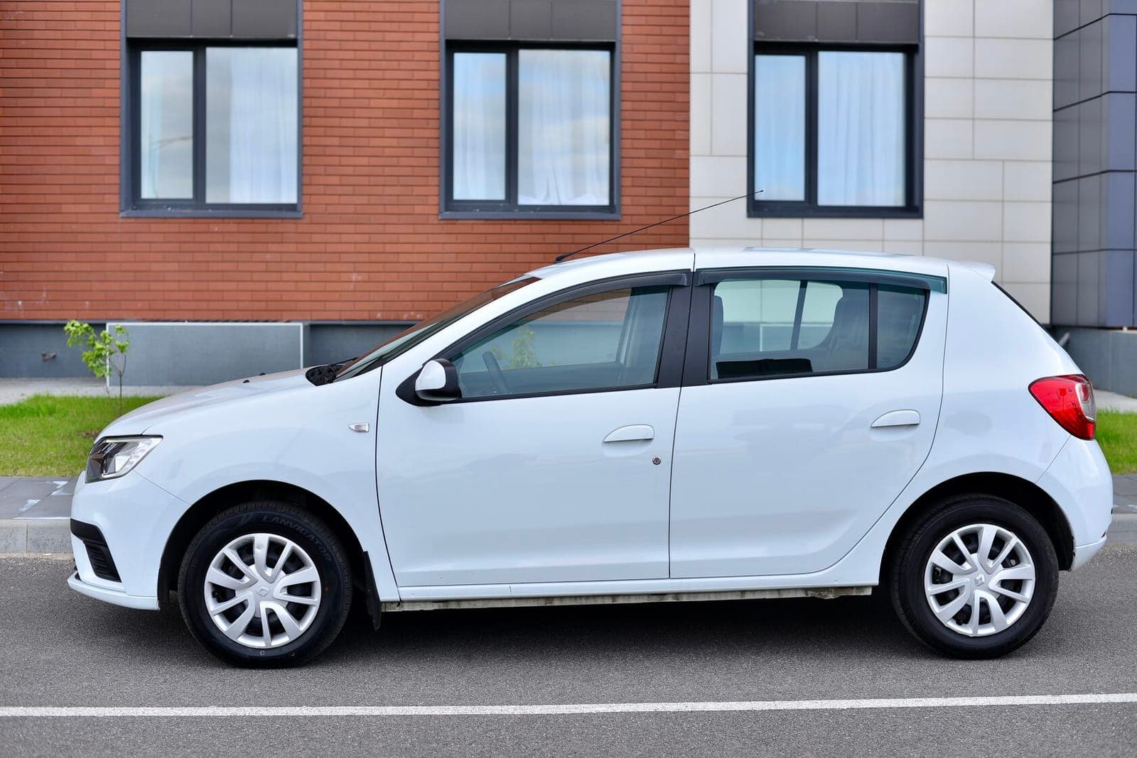 Renault Sandero фото 3