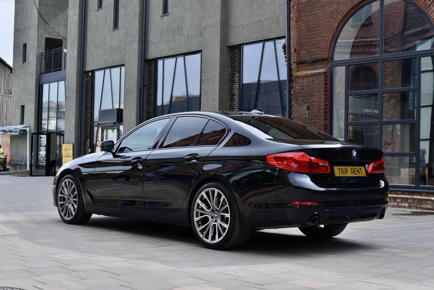 BMW 5 Series G30 фото 4