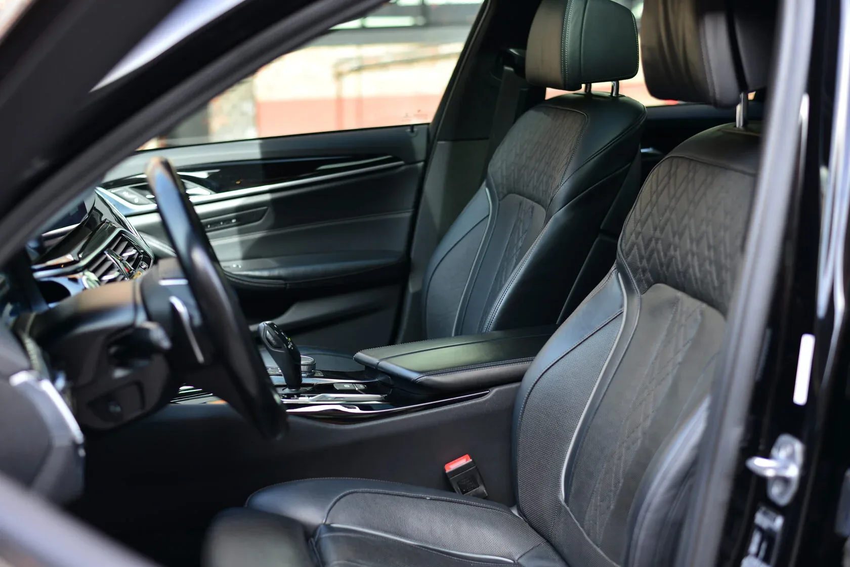 BMW 5 Series G30 фото 10