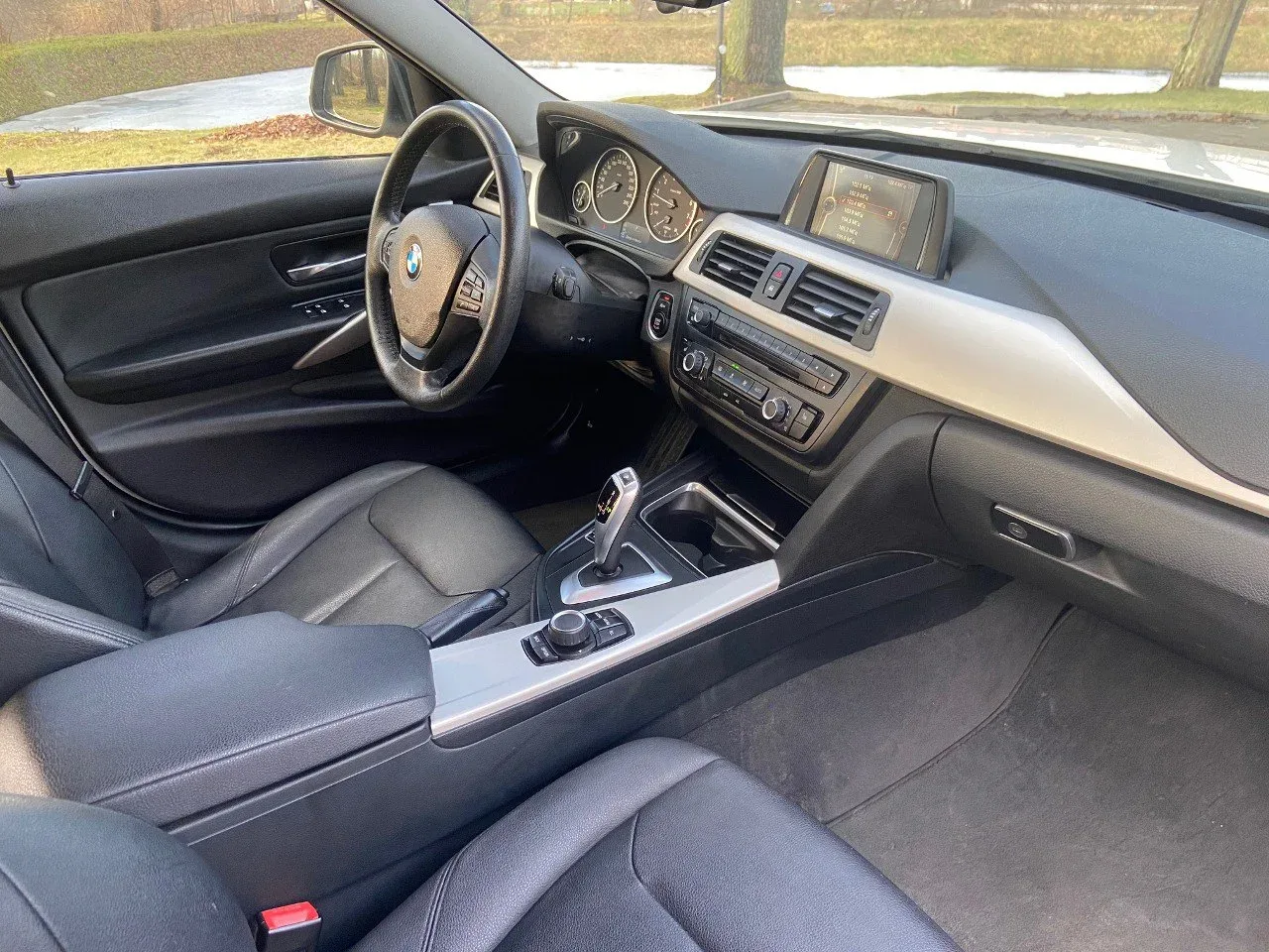 BMW 3 Series фото 7
