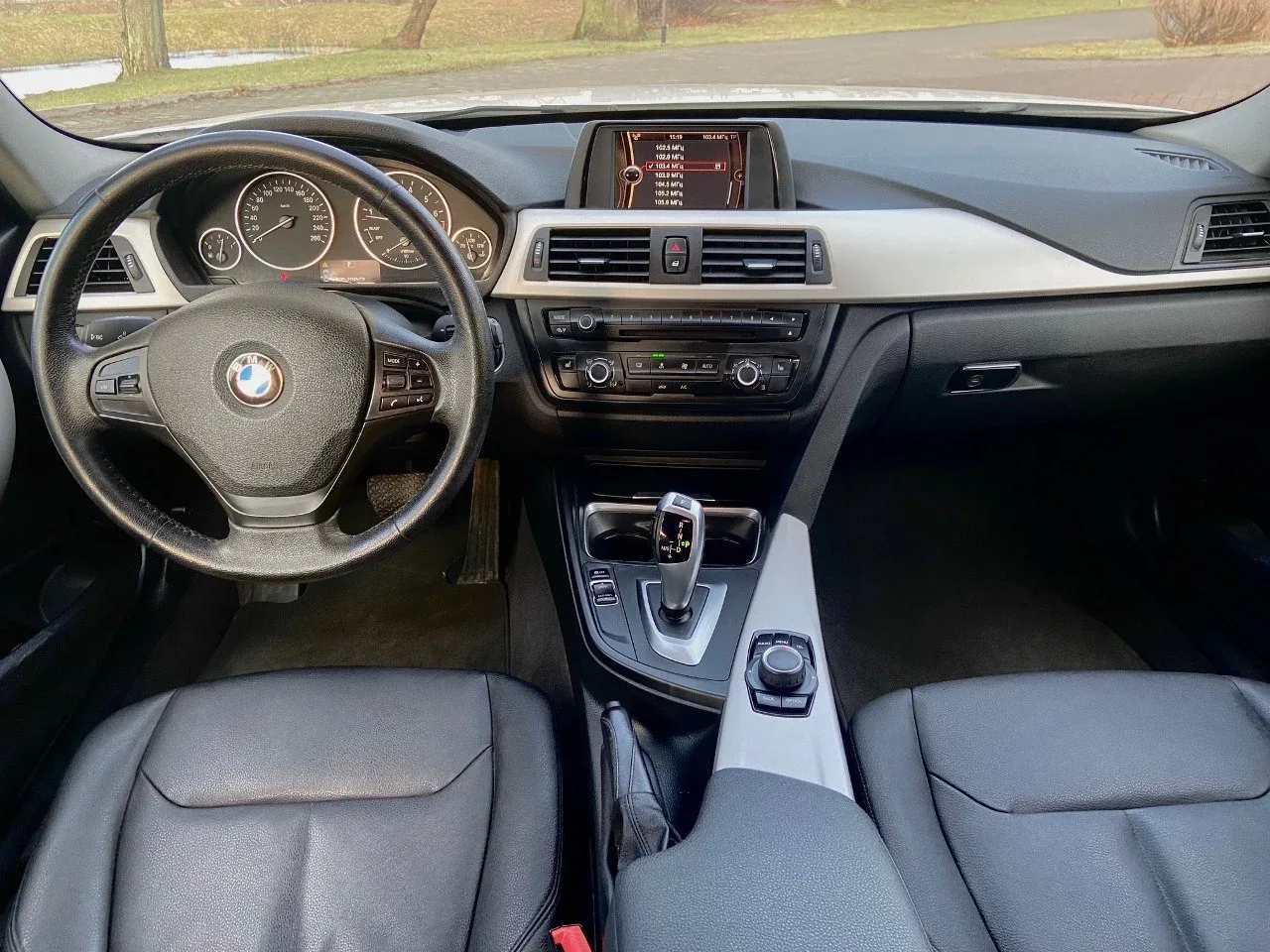 BMW 3 Series фото 8
