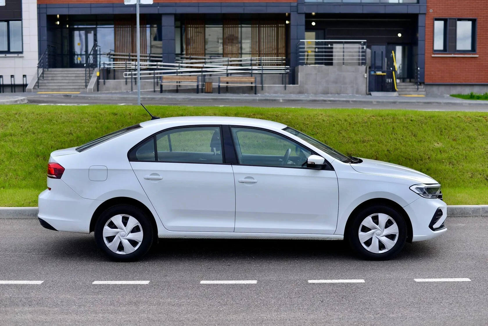 Volkswagen Polo фото 8