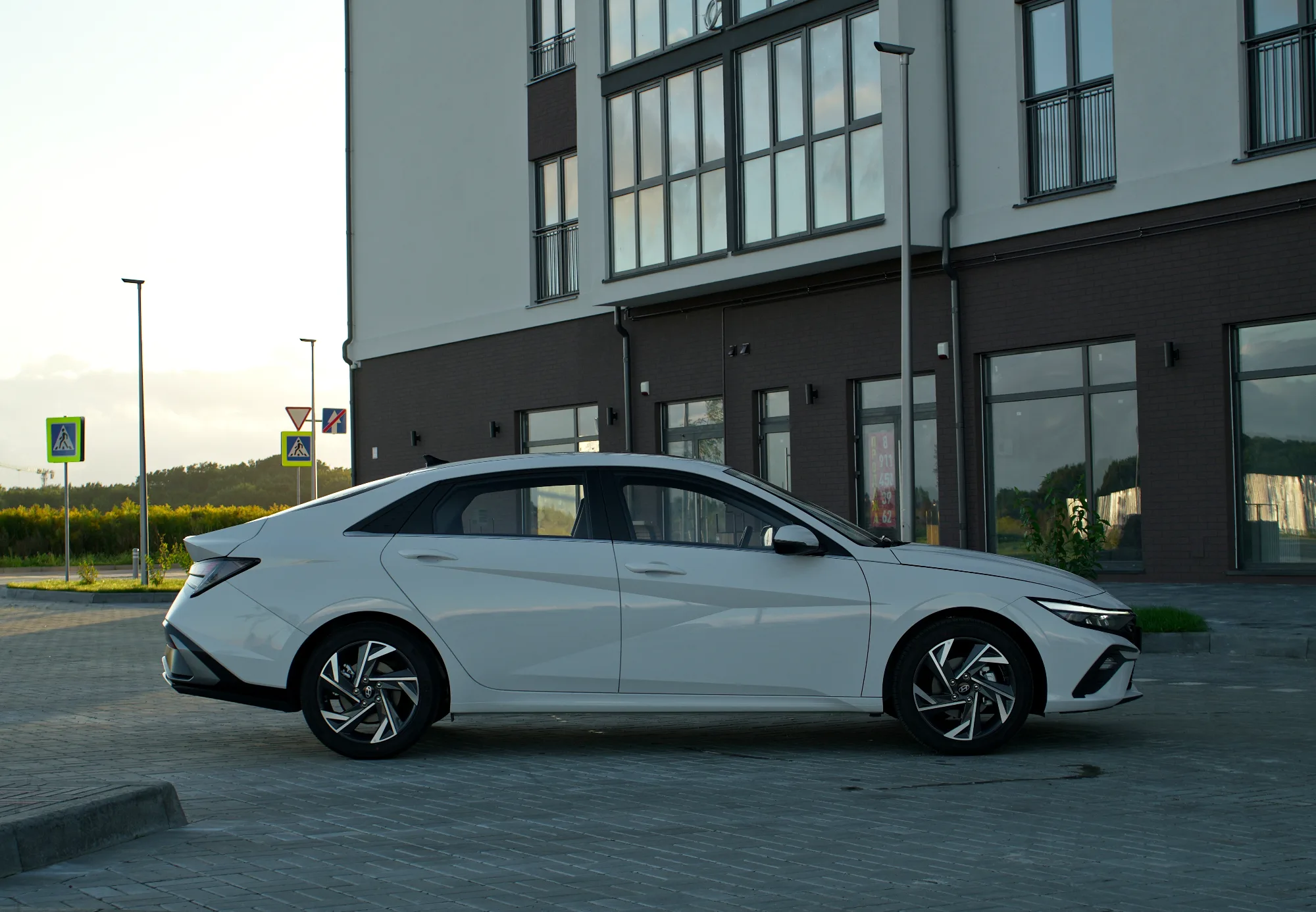 Hyundai Elantra фото 3