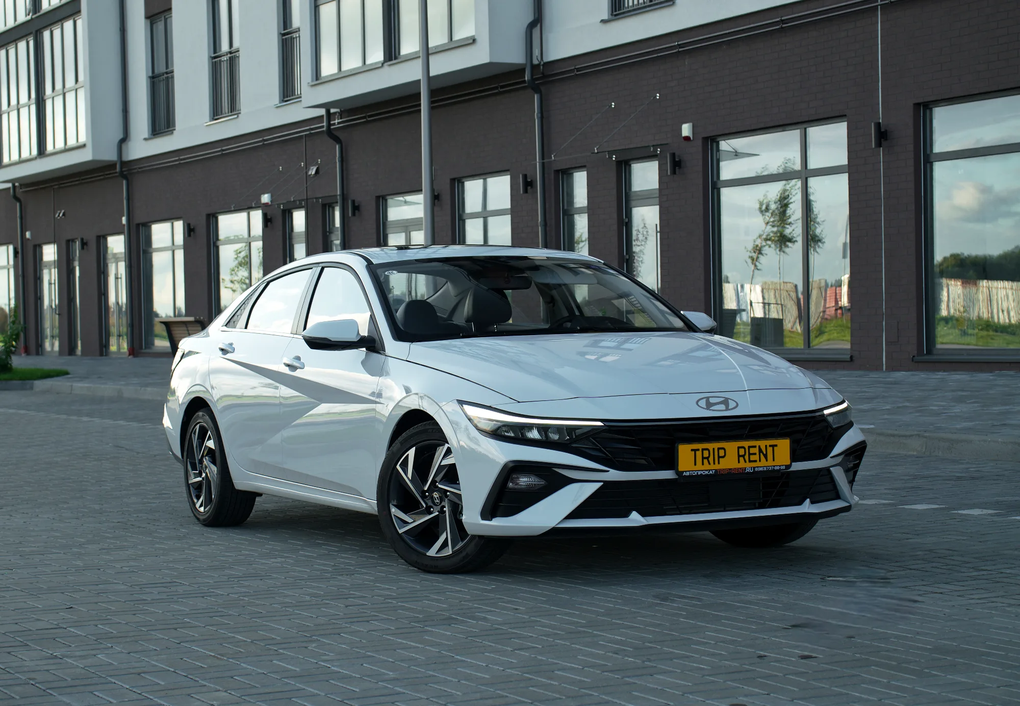 Hyundai Elantra фото 2