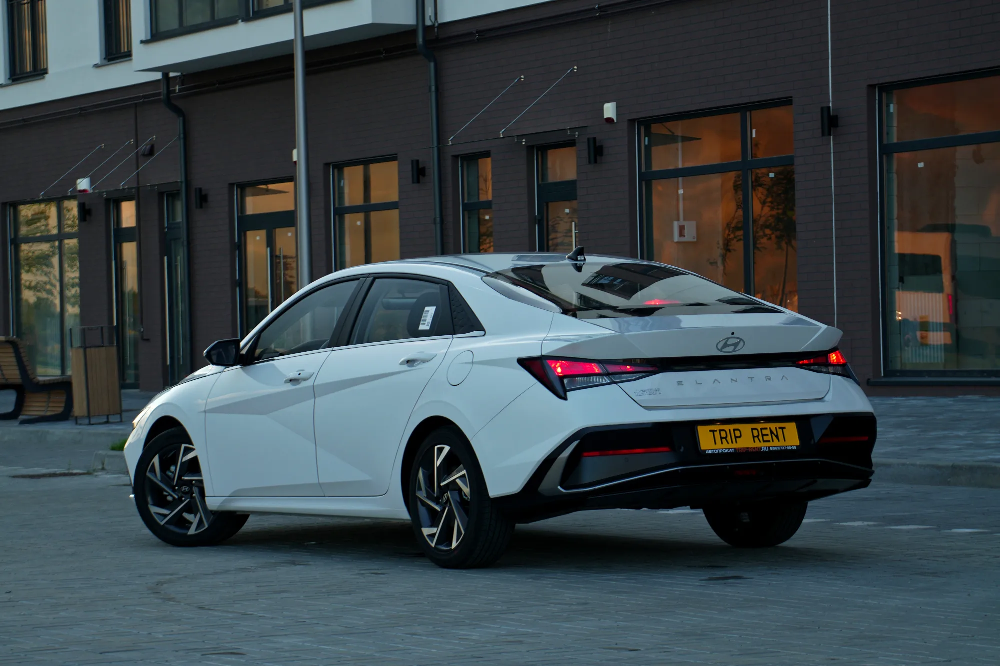Hyundai Elantra фото 4