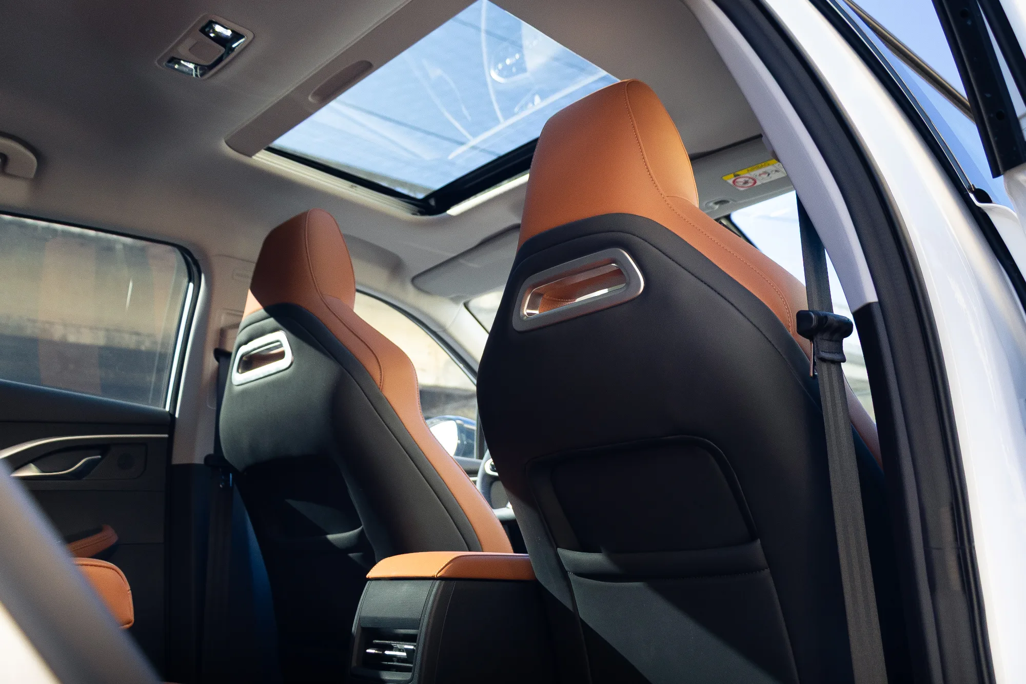 Omoda C5 фото 11