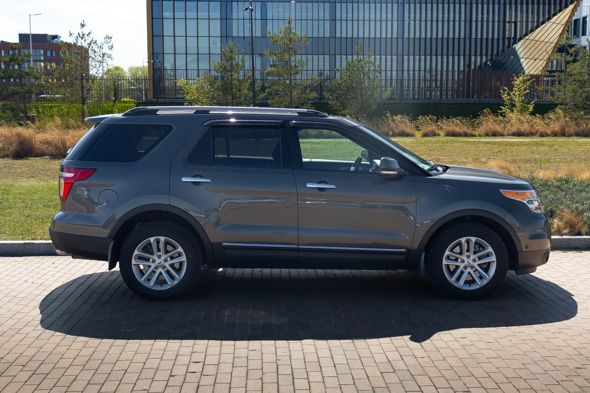 Ford Explorer фото 7