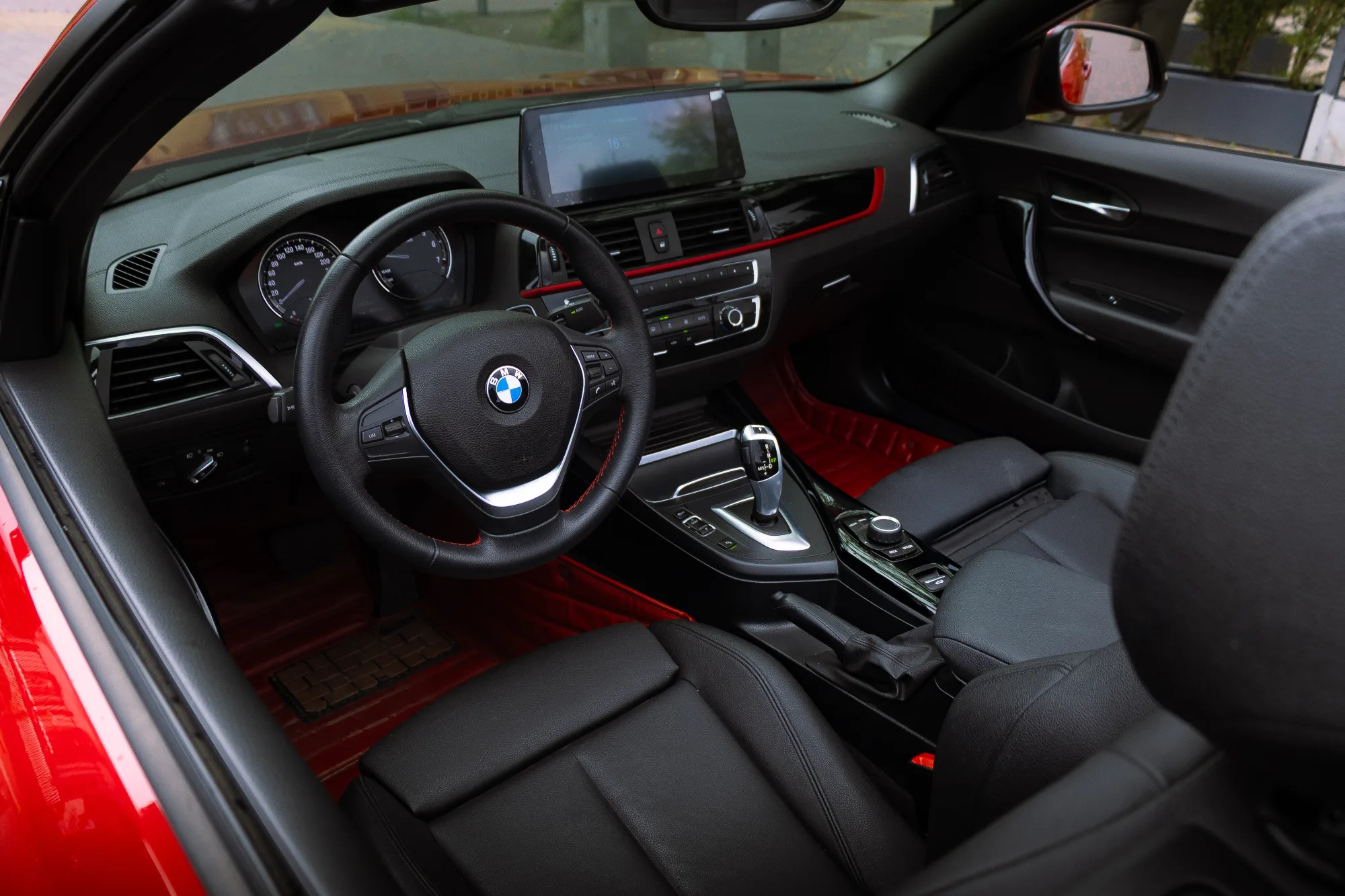 BMW 218i Cabrio фото 12