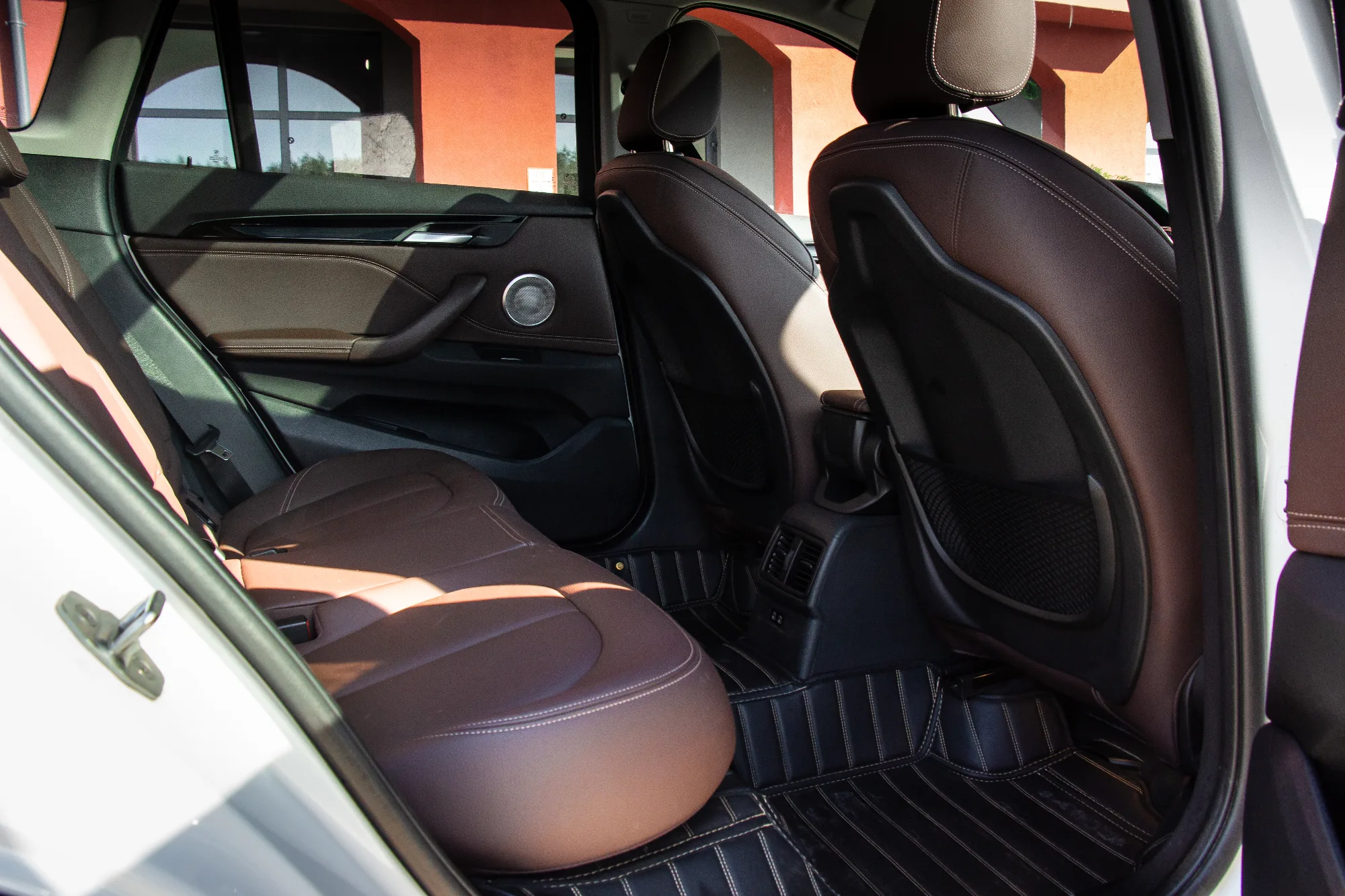 BMW X1 фото 8