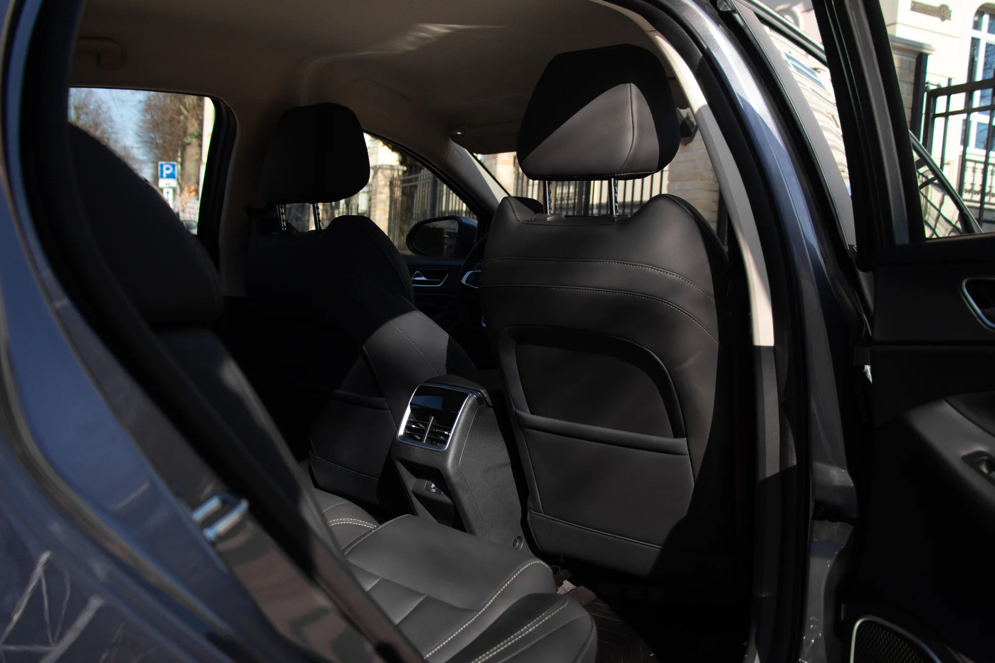 OMODA S5 фото 11