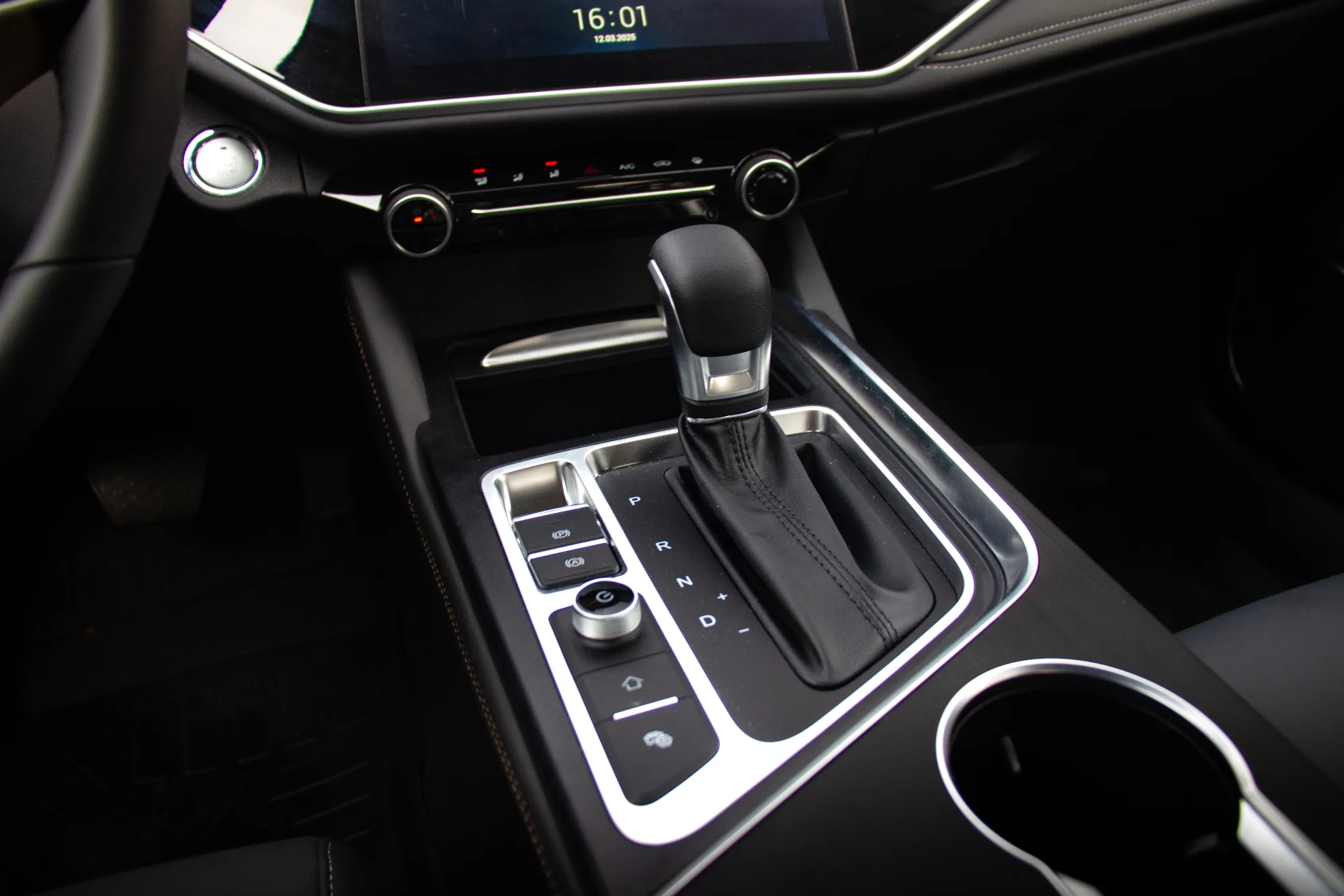 OMODA S5 фото 15
