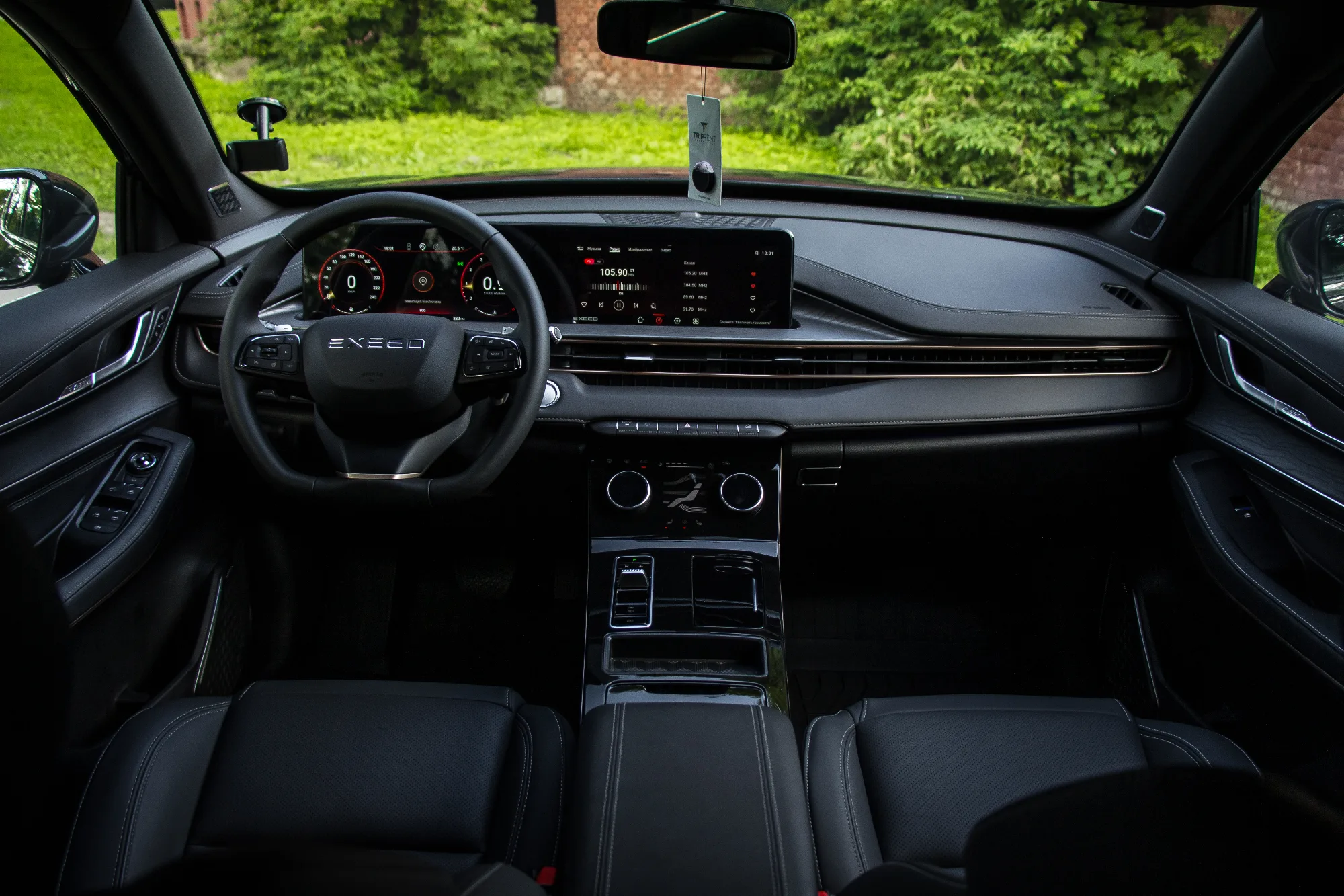 EXEED LX фото 12