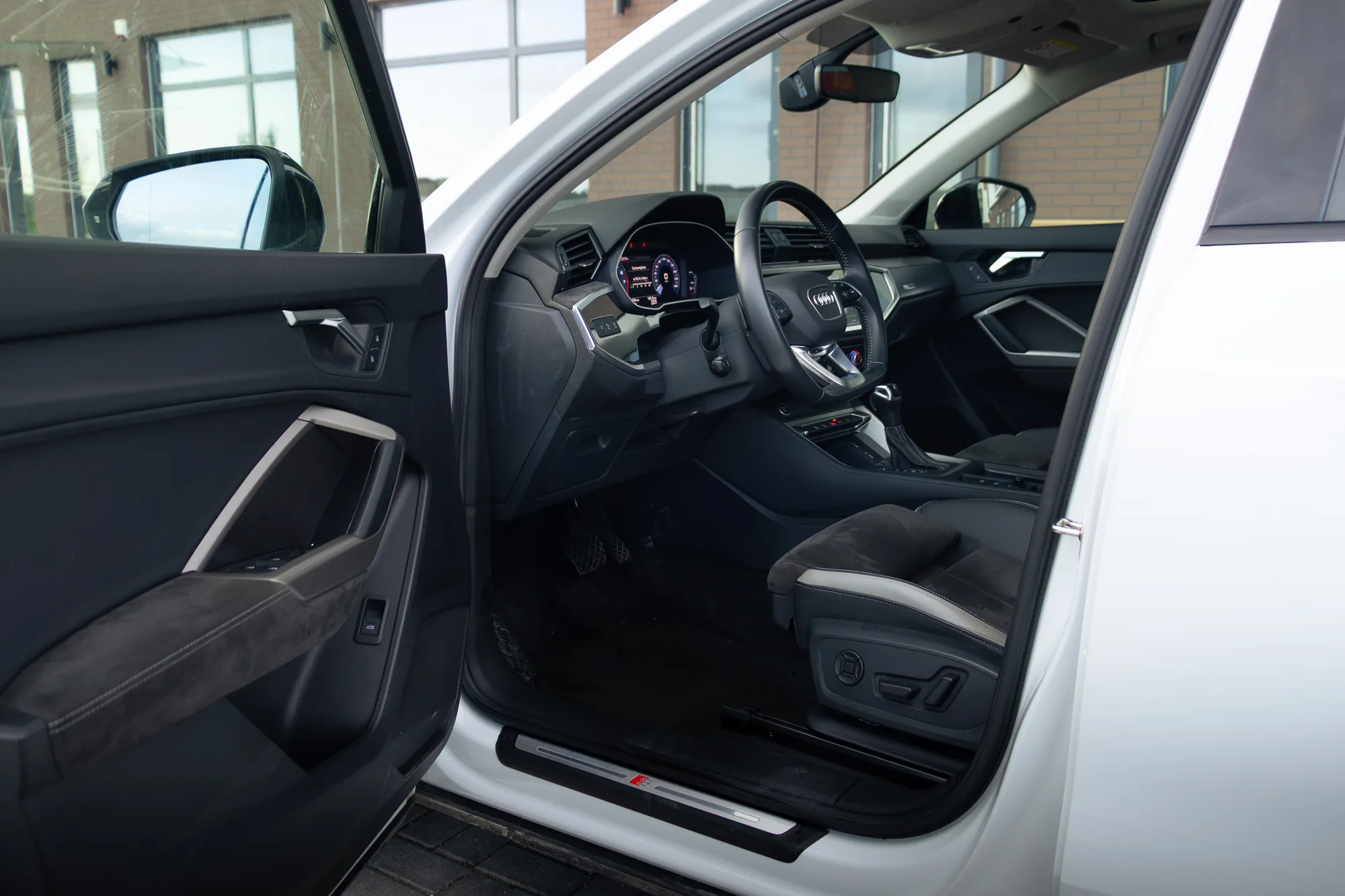 Audi Q3 фото 16