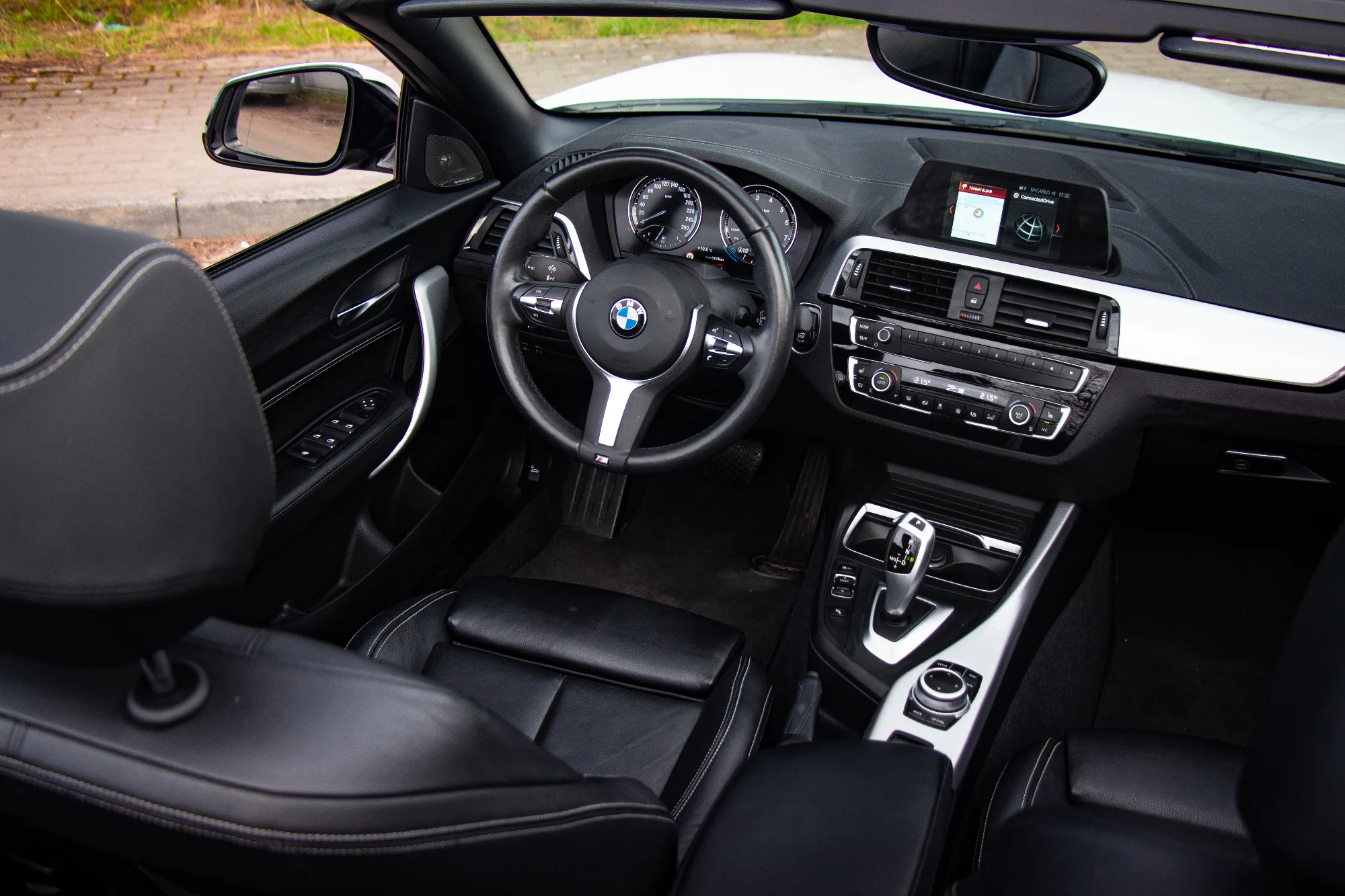 BMW 218i Cabrio фото 23